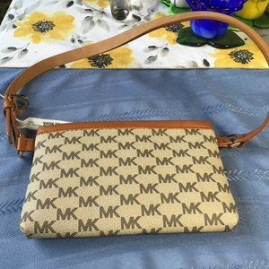 New Michael Kors Small Bag With Tags PRICE FIRM Thanks 😃
